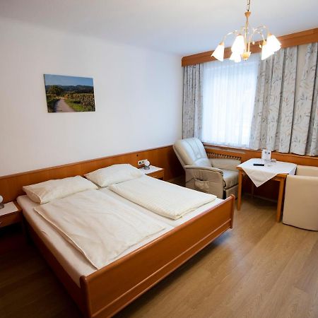 Hotel-Gasthof Martinek Baden Ngoại thất bức ảnh