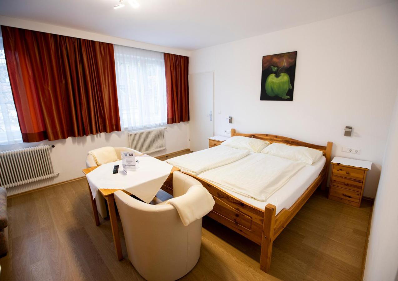 Hotel-Gasthof Martinek Baden Ngoại thất bức ảnh