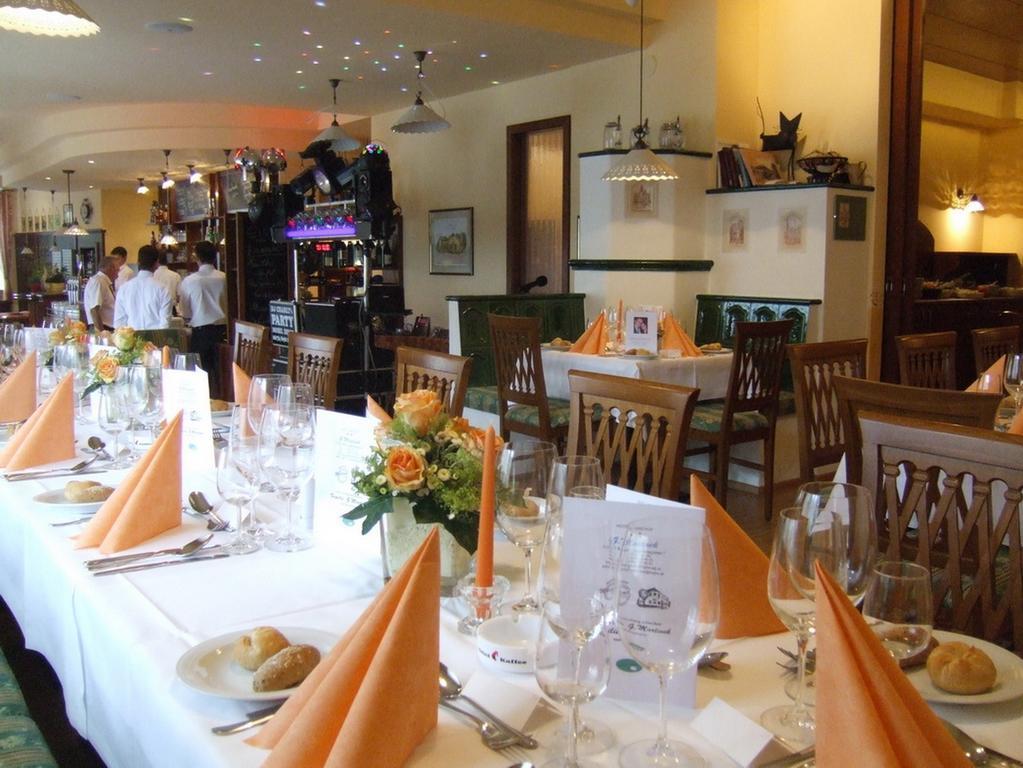 Hotel-Gasthof Martinek Baden Ngoại thất bức ảnh