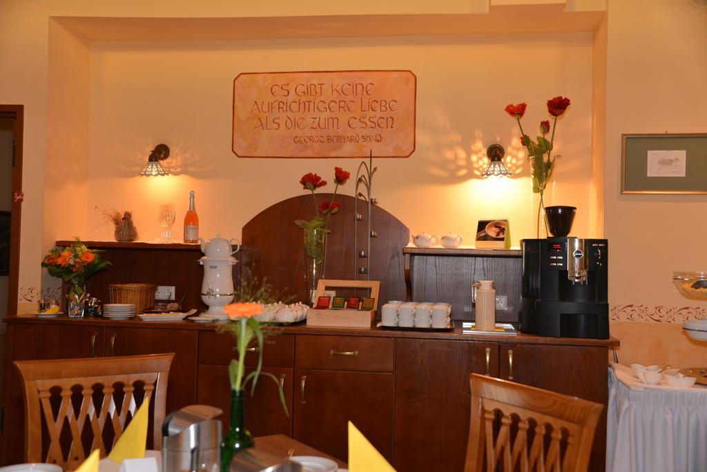 Hotel-Gasthof Martinek Baden Ngoại thất bức ảnh