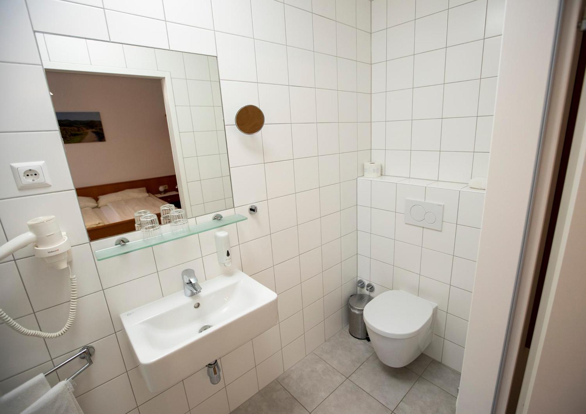 Hotel-Gasthof Martinek Baden Ngoại thất bức ảnh