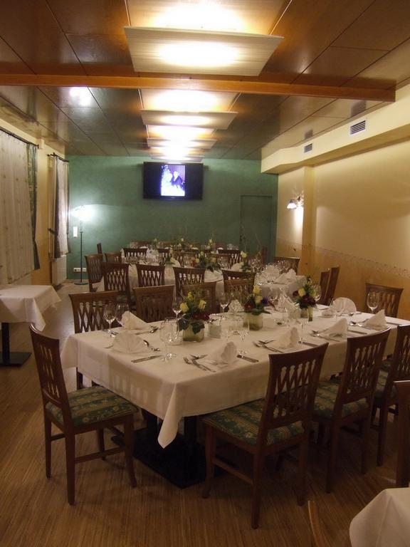Hotel-Gasthof Martinek Baden Ngoại thất bức ảnh