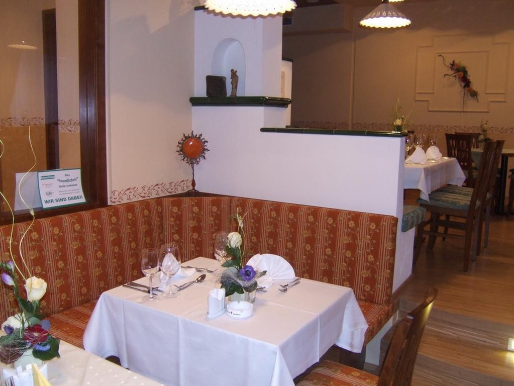 Hotel-Gasthof Martinek Baden Ngoại thất bức ảnh